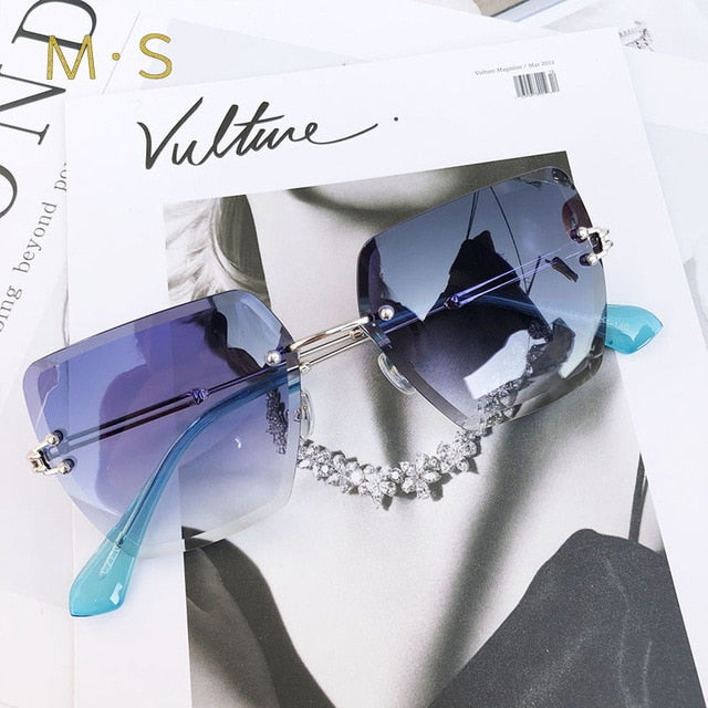2019 New Oversized Mirrored Sunglasses Models For women