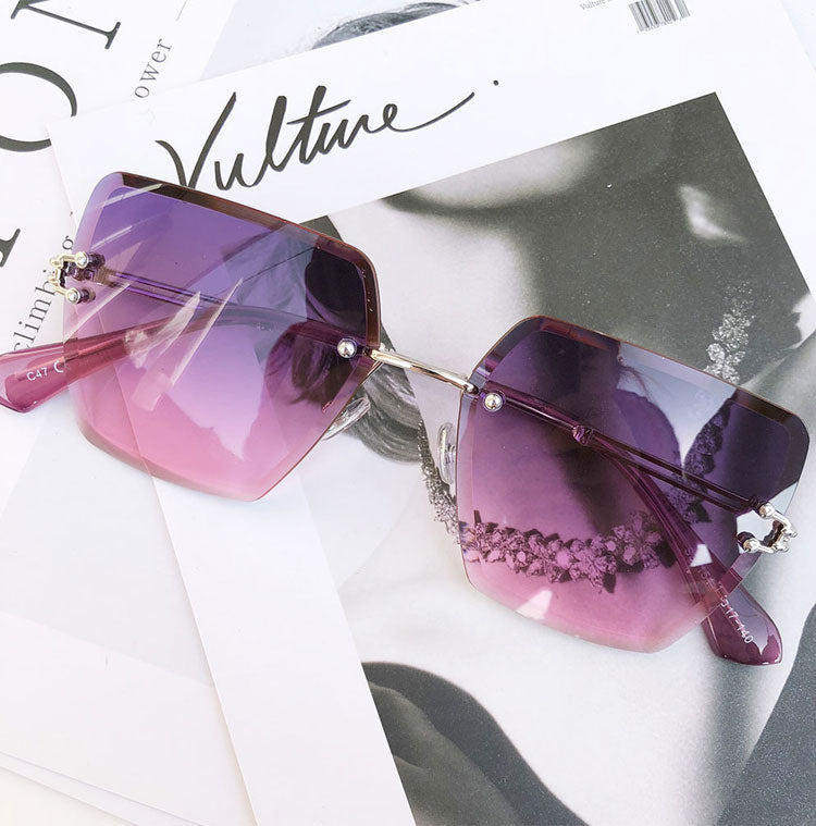 2019 New Oversized Mirrored Sunglasses Models For women