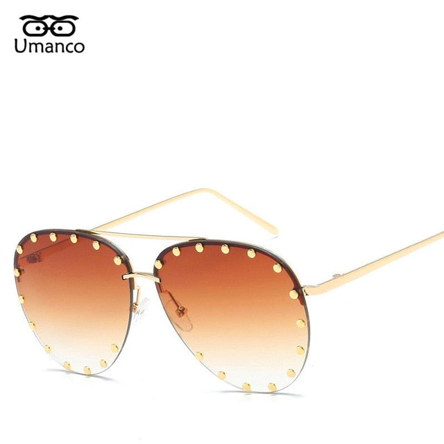 Women Fashion Eyewear Trendy Rivet Sunglasses models