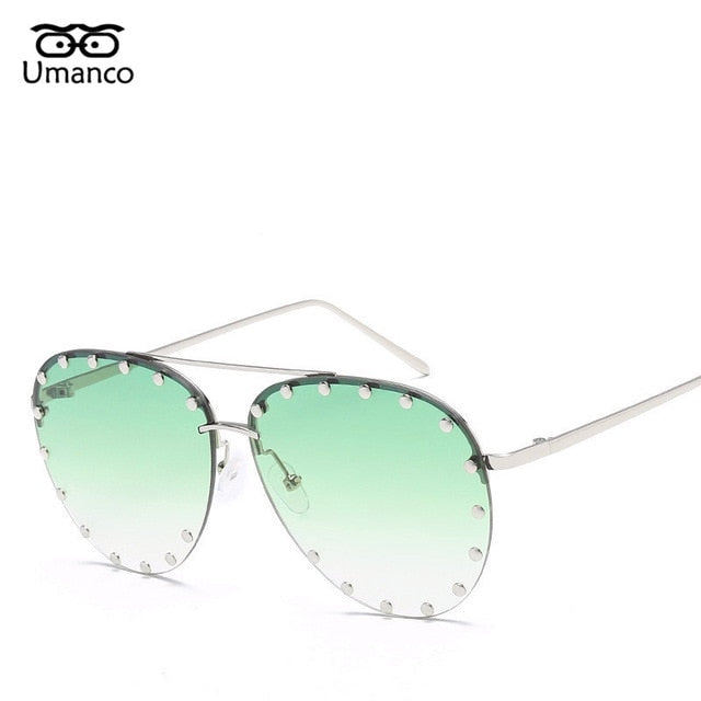 Women Fashion Eyewear Trendy Rivet Sunglasses models