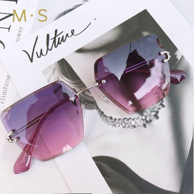 2019 New Oversized Mirrored Sunglasses Models For women