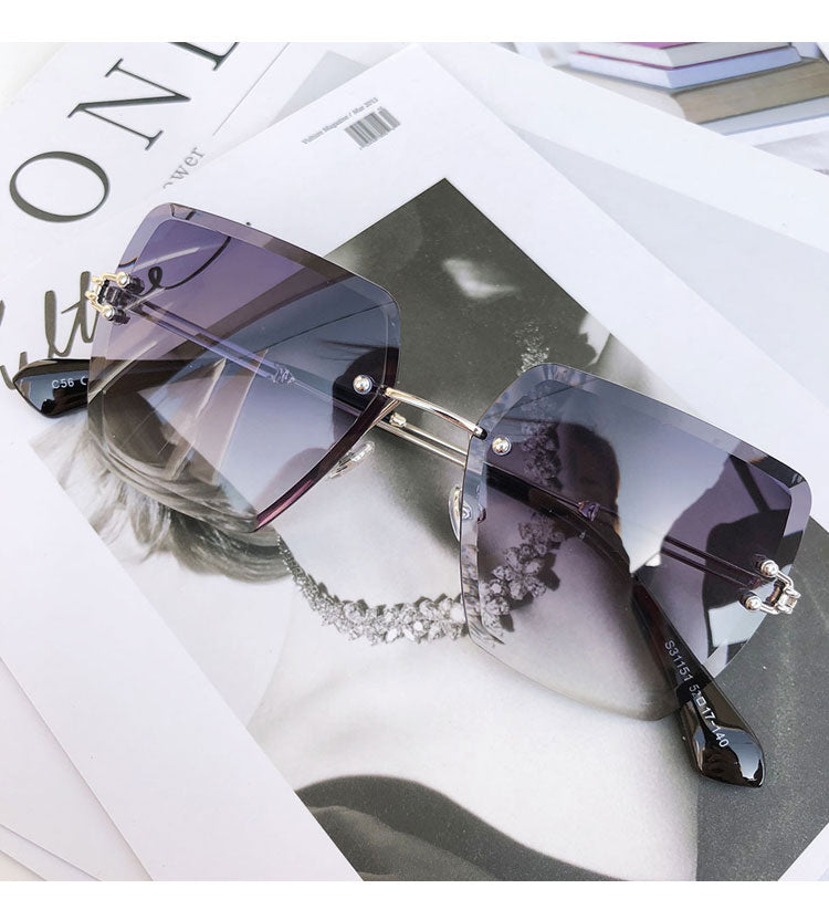 2019 New Oversized Mirrored Sunglasses Models For women