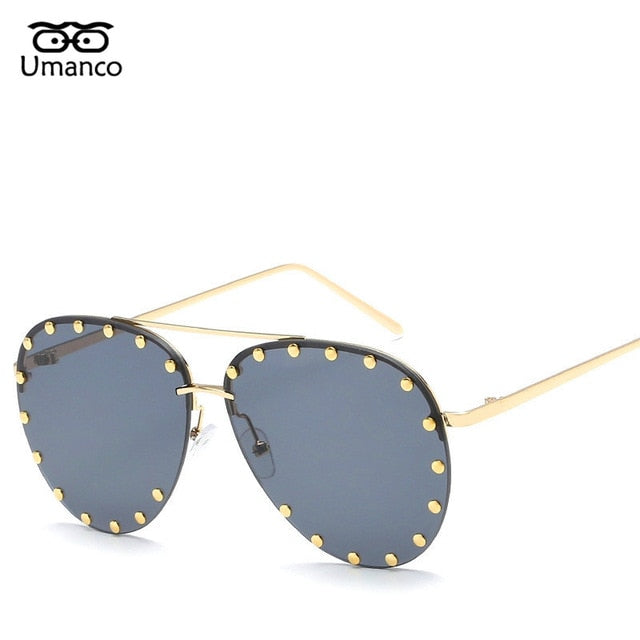 Women Fashion Eyewear Trendy Rivet Sunglasses models