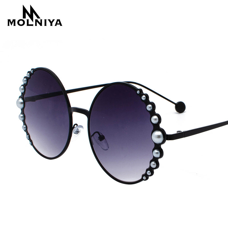 Luxury Oversized Round Sunglasses Women Fashion Cat Eye Pearl Sunglasses Vintage Models
