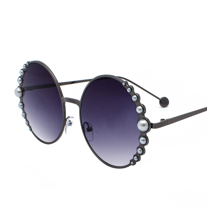 Luxury Oversized Round Sunglasses Women Fashion Cat Eye Pearl Sunglasses Vintage Models