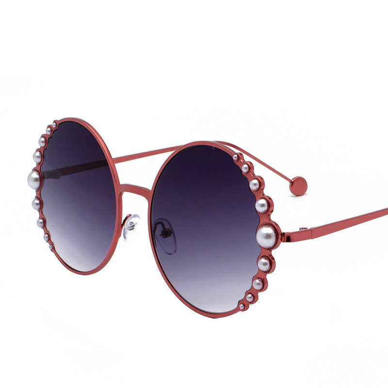Luxury Oversized Round Sunglasses Women Fashion Cat Eye Pearl Sunglasses Vintage Models