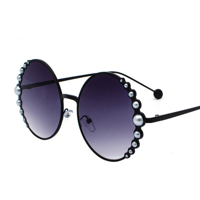 Luxury Oversized Round Sunglasses Women Fashion Cat Eye Pearl Sunglasses Vintage Models